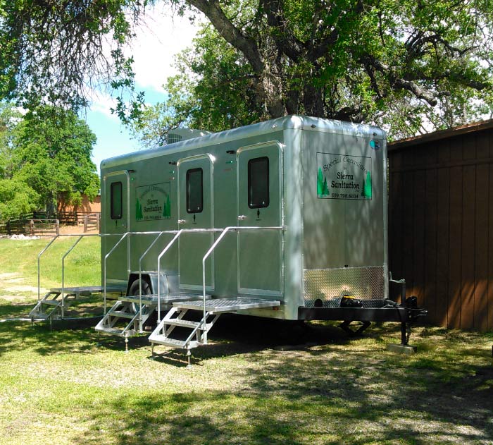 luxury-portable-bathroom-rental vip and luxury portable restroom trailer for wedings