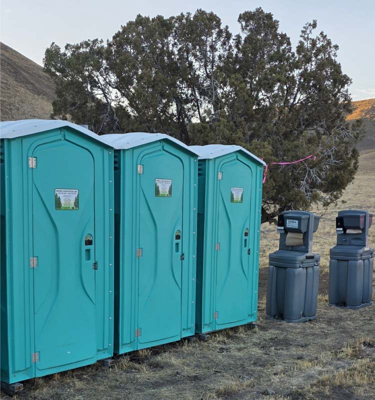 porta-potty-rental-in-porterville Dependable weekly service and full cleaning for construction Porta potty rental in Porterville, CA.